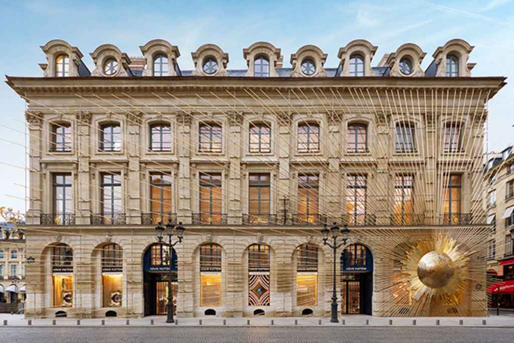 Bernard Arnault LVMH Maison Dior storefront on Avenue Montaigne Paris | www.imperiumtimes.com | @imperiumtimesofficial