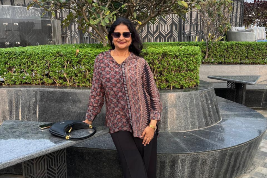 Jyoti Kumari inspiring women through entrepreneurship, intuitive tarot guidance, and purpose-driven leadership during a professional photoshoot showcasing confidence and elegance. |   www.imperiumtimes.com | @imperiumtimesofficial