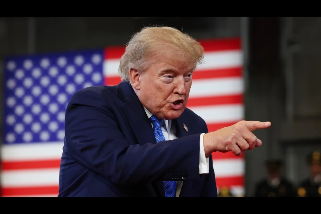 US President Donald Trump Threat: US Navy warship transits the Strait of Hormuz amid rising tensions" |  www.imperiumtimes.com | @imperiumtimesofficial