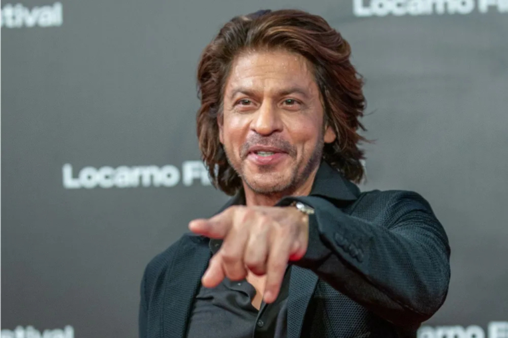 Bollywood star Shah Rukh Khan dressed in black at international awards event,  Imperiumtimes.com